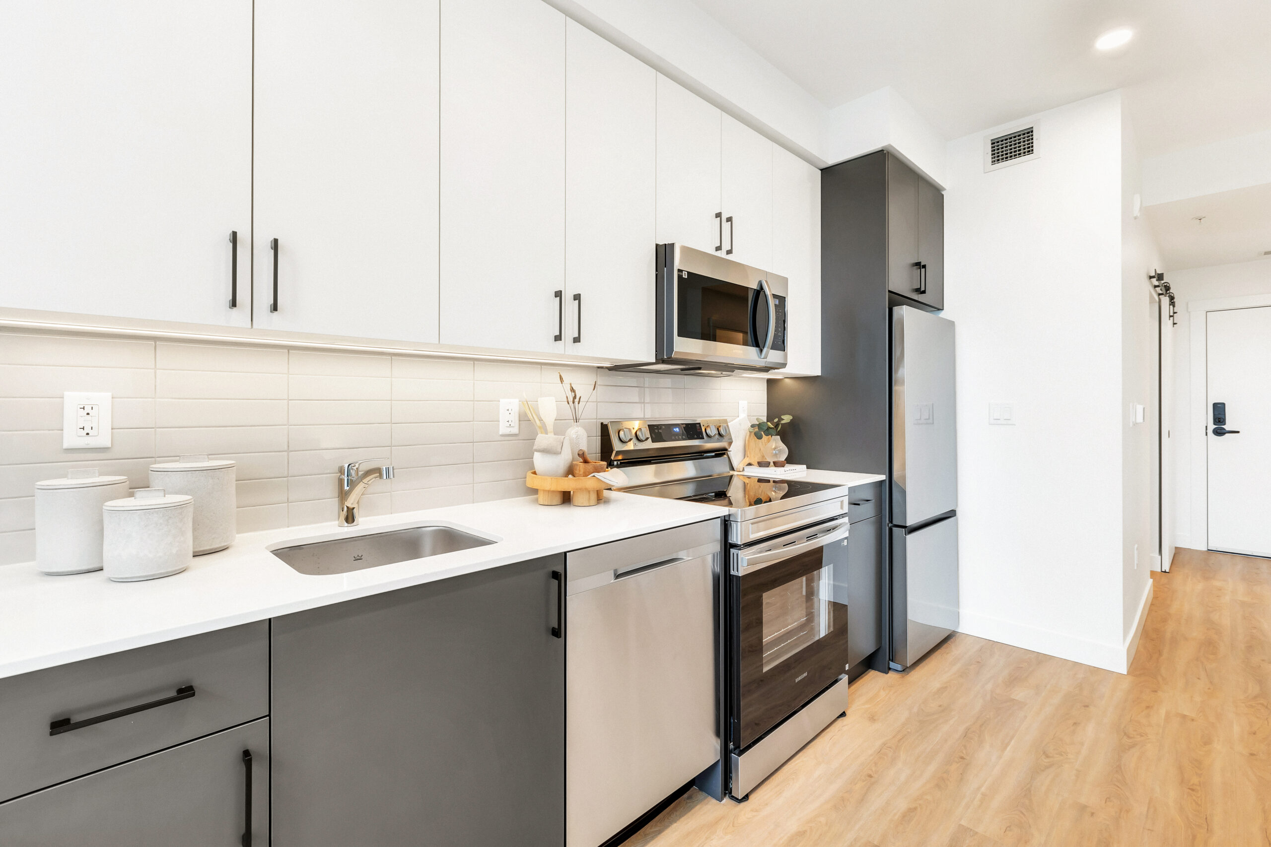 Studio Kitchen 3